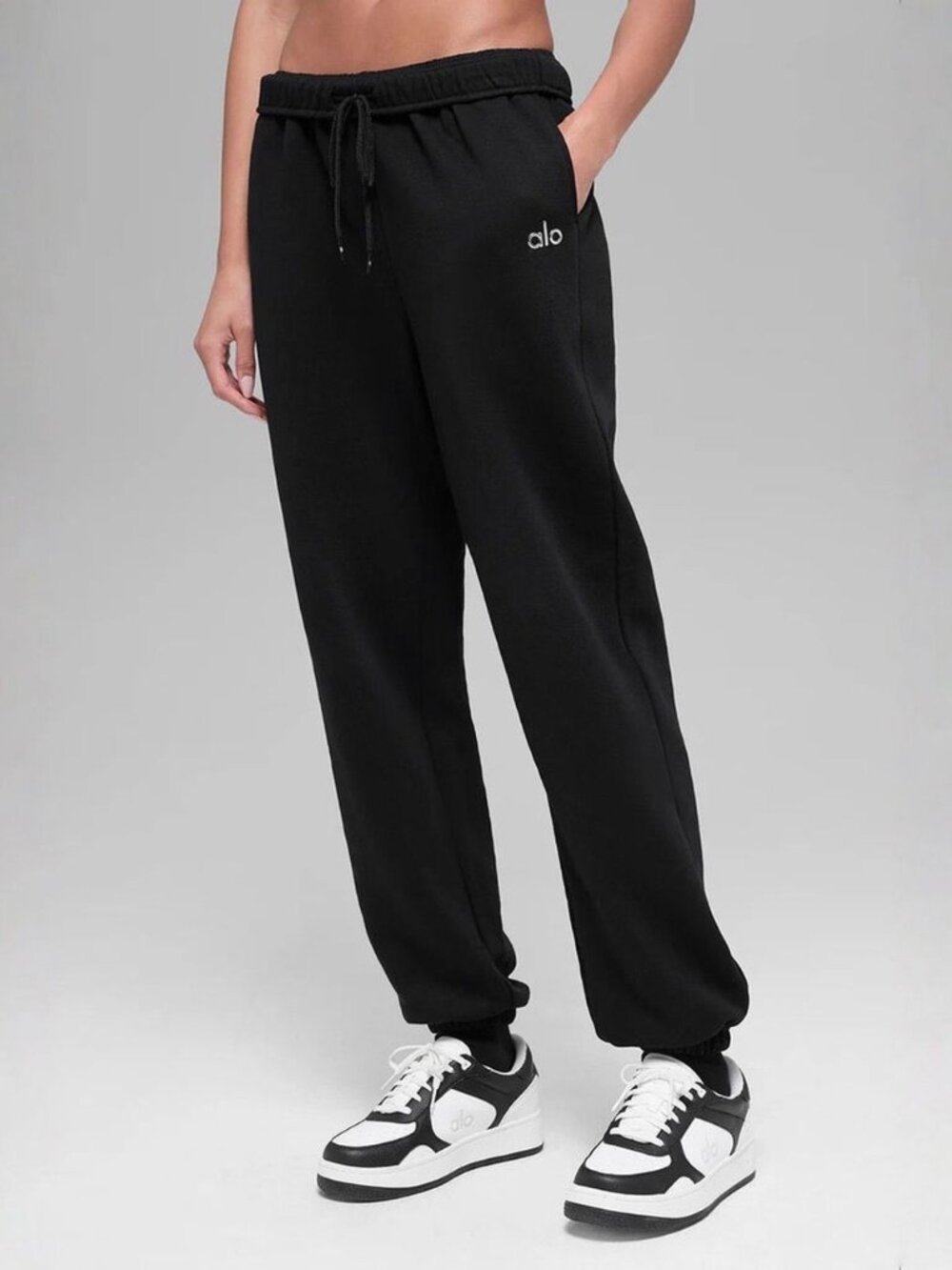 Size S | Alo Yoga Accolade Sweatpant Black - Picture 1 of 3